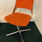 Mötesstol KINNSRPS EMBRACE Orange EK Kromat Underede - B