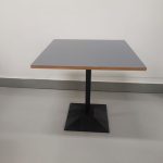 Mötesbord BYARUM 750*750mm Grå Svart - B